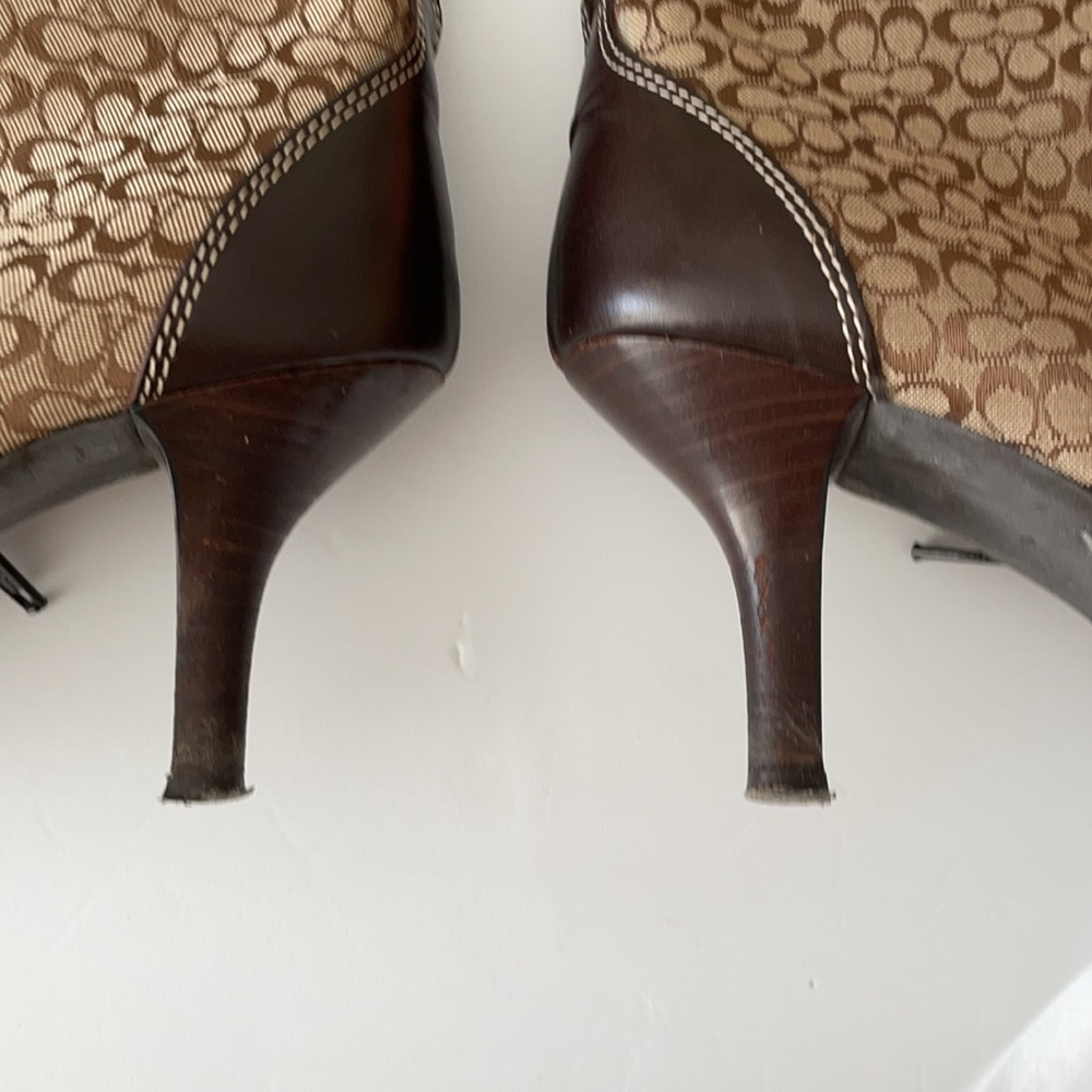 Boots - Picture 6 of 9